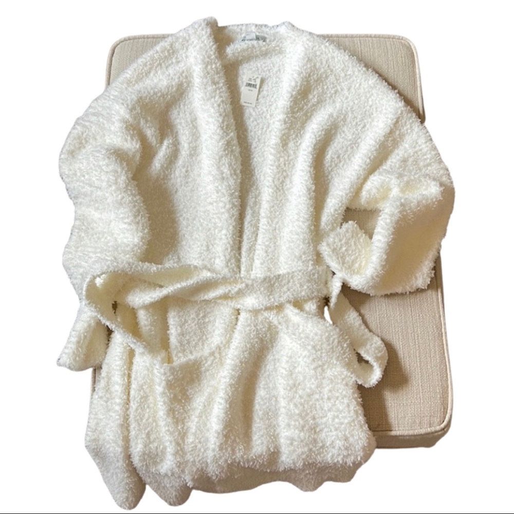 NEW WITH TAGS Arie Super soft night rope / off white color / size medium